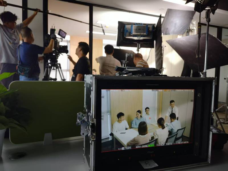鄞州区TVC拍摄公司：科技产品视觉化大师，诠释未来感与功能美学