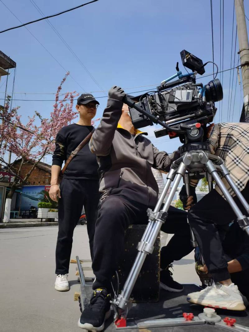 鄞州区广告片拍摄：快消品牌爆款之选，网感内容适配社媒传播！